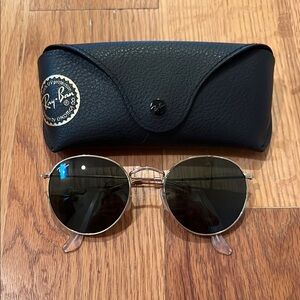 Ray-Ban Round Sunglasses with Case